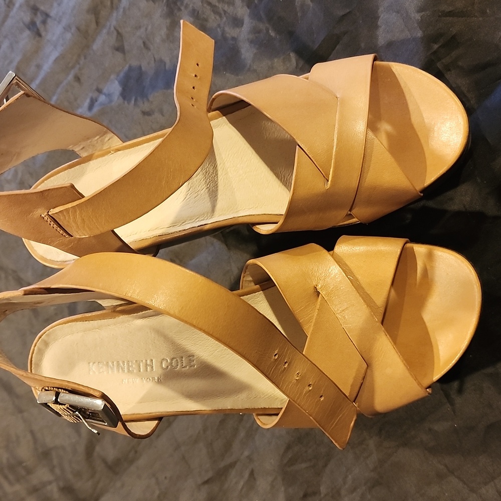 Women's shoes
